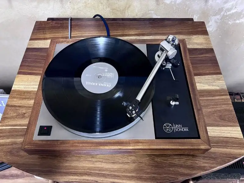 The classic LP12 has the Valhalla board, Cirkus bearing, and Ittok arm.