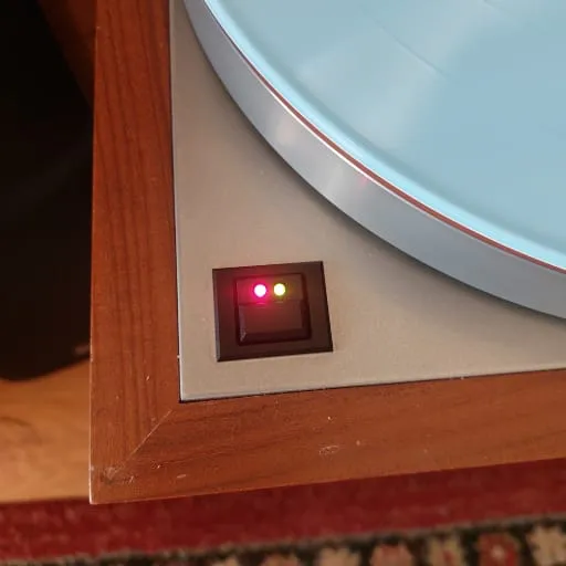 Minos power supply for LP12 buttons