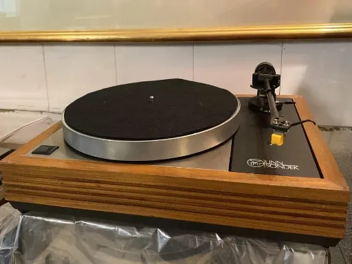 Yet another LP12 has found a new home and will be refurbushed soon.