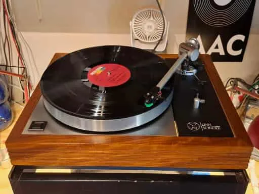 The armboard is still in a good condition.