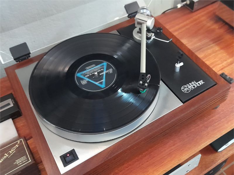 LP12 Turntable